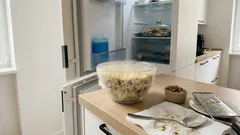 Napoleon-Schichtsalat fürs Buffet: das Party-Rezept, das immer als Erstes weg ist