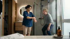 Ein Hautarzt erklärt, welche Duschtemperatur wirklich sinnvoll ist – und warum „richtig heiß“ oft die falsche Wahl ist