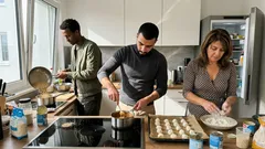 Kokospralinen wie Raffaello selber machen: schnelles Rezept mit Kondensmilch